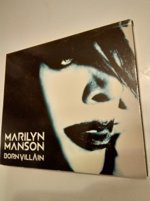 CD MARILYN MANSON - Born villain ( Sis.postikulut )