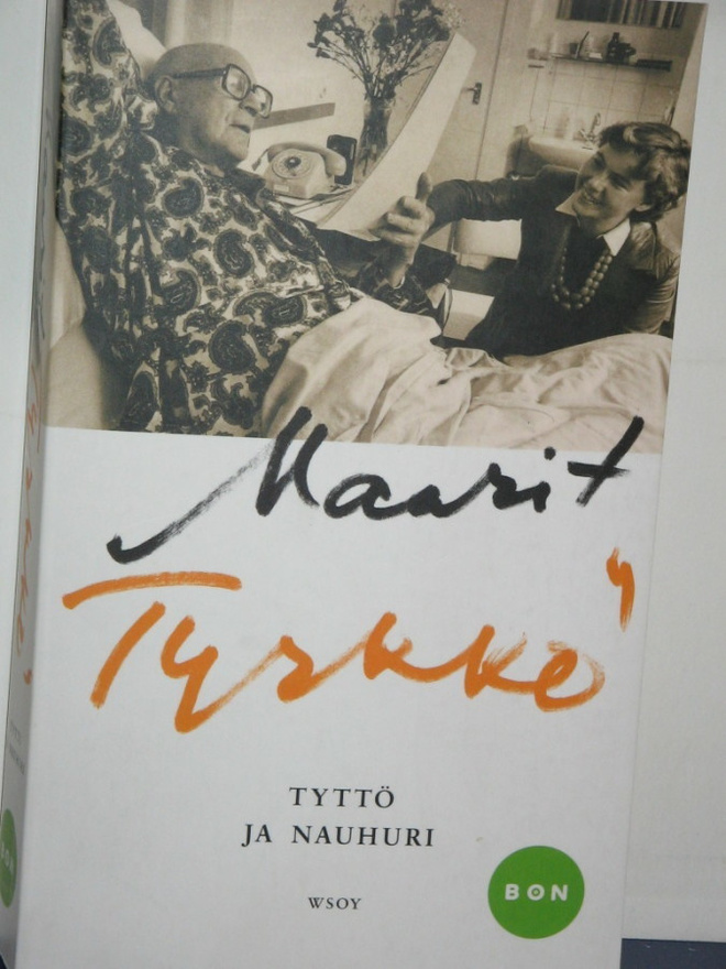 Maarit Tyrkkö : TYTTÖ JA NAUHURI