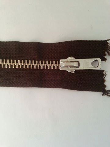 15 cm ruskea metalli vetoketju
