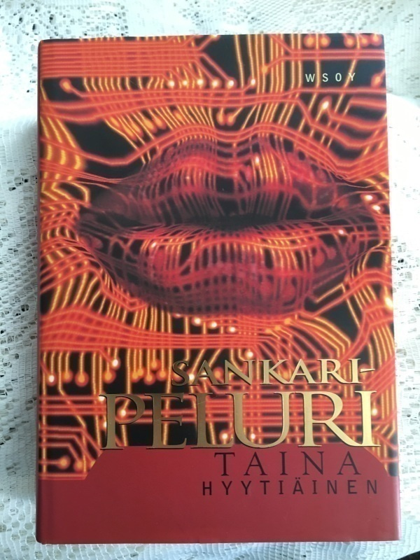 Taina Hyytiäinen: Sankaripeluri (1.p.)