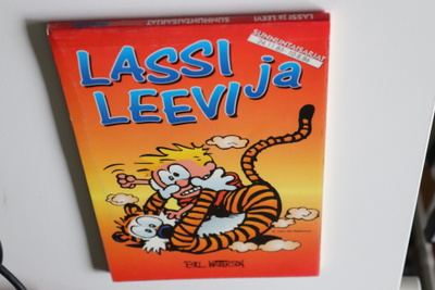 Bill Watterson : Lassi ja Leevi Sunnuntaisarjat 85-86