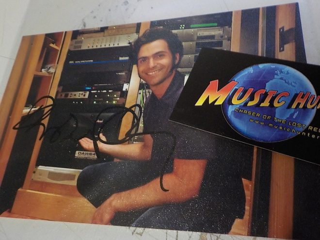 DWEEZIL ZAPPA NIMIKIRJOITUS KUVASSA