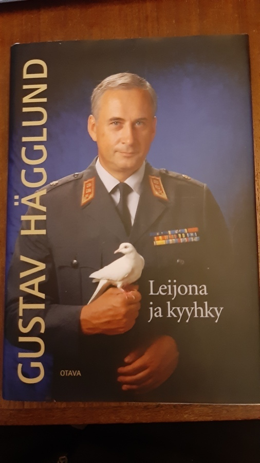 GUSTAV  HÄGGLUND, LEIJONA JA KYYHKY