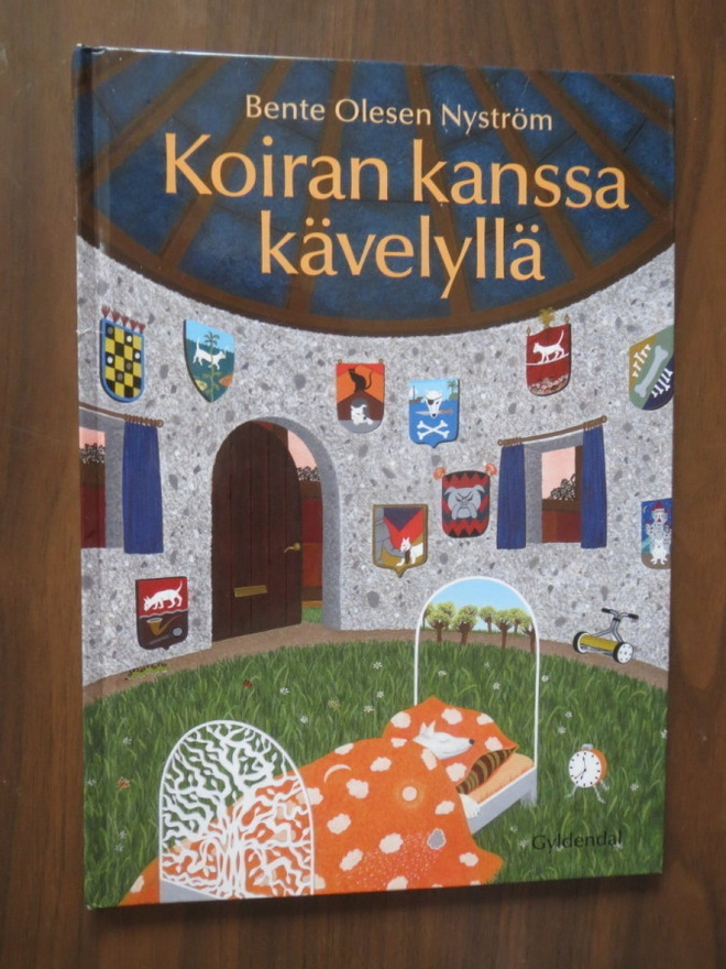 Bente Olesen Nyström: Koiran kanssa kävelyllä