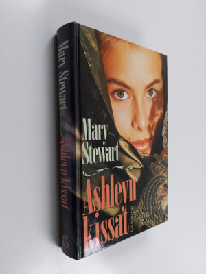 Mary Stewart : Ashleyn kissat