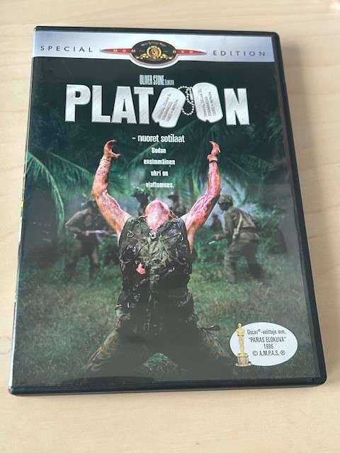 PLATOON - NUORET SOTILAAT DVD