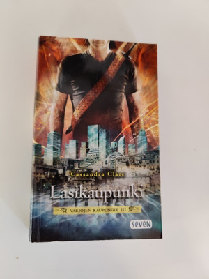 Cassandra Clare; Lasikaupunki