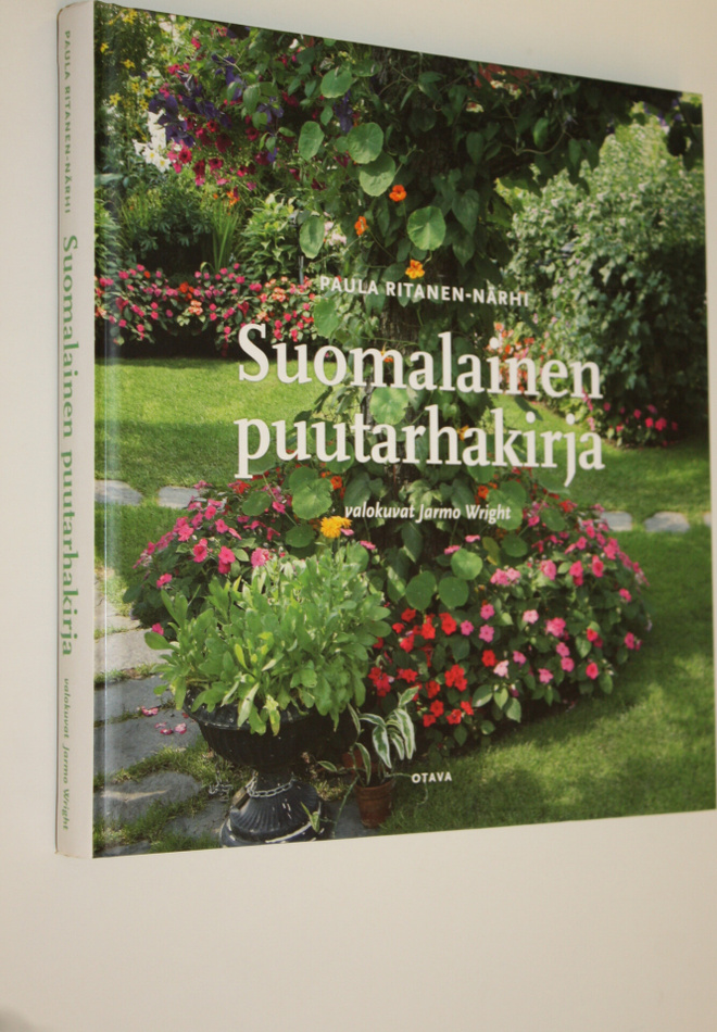 Paula Ritanen-Närhi : Suomalainen puutarhakirja
