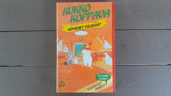 VHS: Kukko Koppava - Höyhenet Pölisevät (1993)
