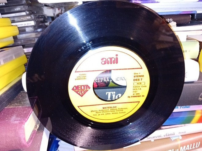 7" single Ami :  Waterloo ( SIS POSTIKULU)