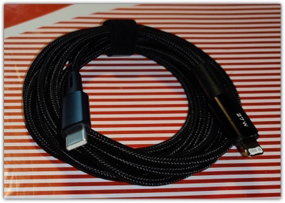 Uusi 27W punottu USB C - Lightning data/latauskaapeli / 2m