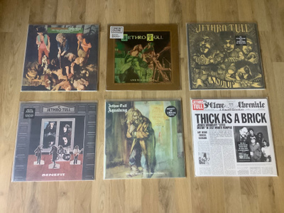 Hieno Jethro Tull -Vinyylilevykokoelma ( Mint / Near Mint )