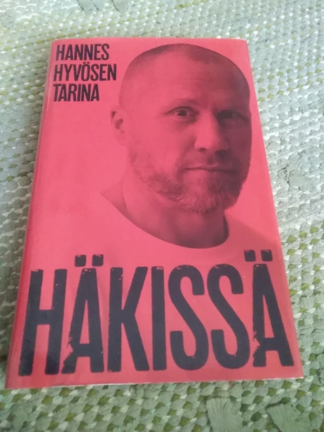 Marika Lehto: Häkissä -Hannes Hyvösen tarina-