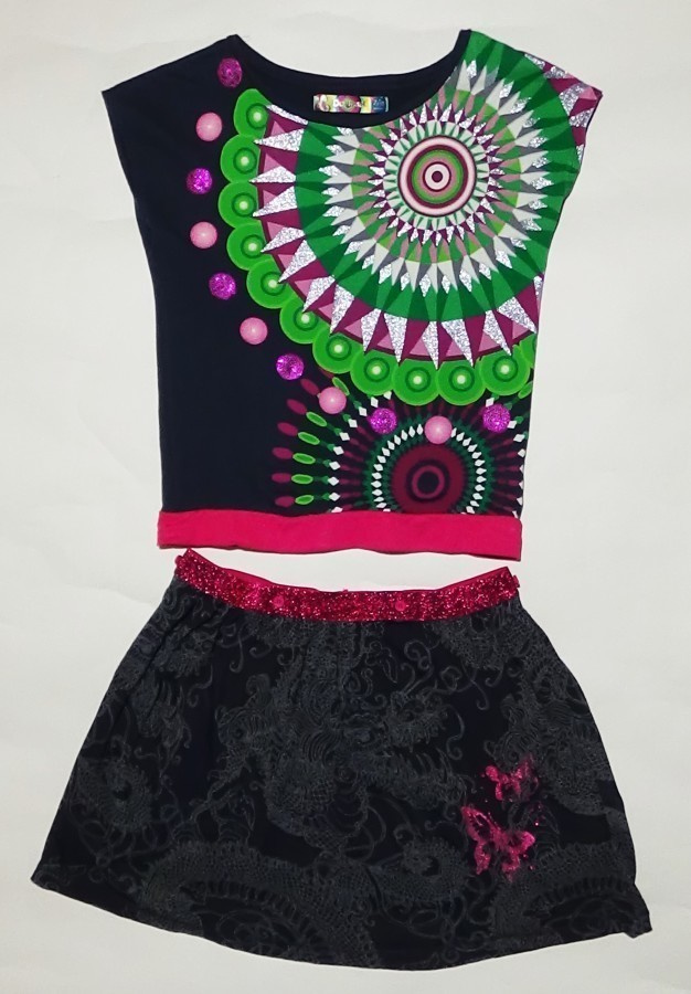 Desigual asu : paita + minihame noin S koko