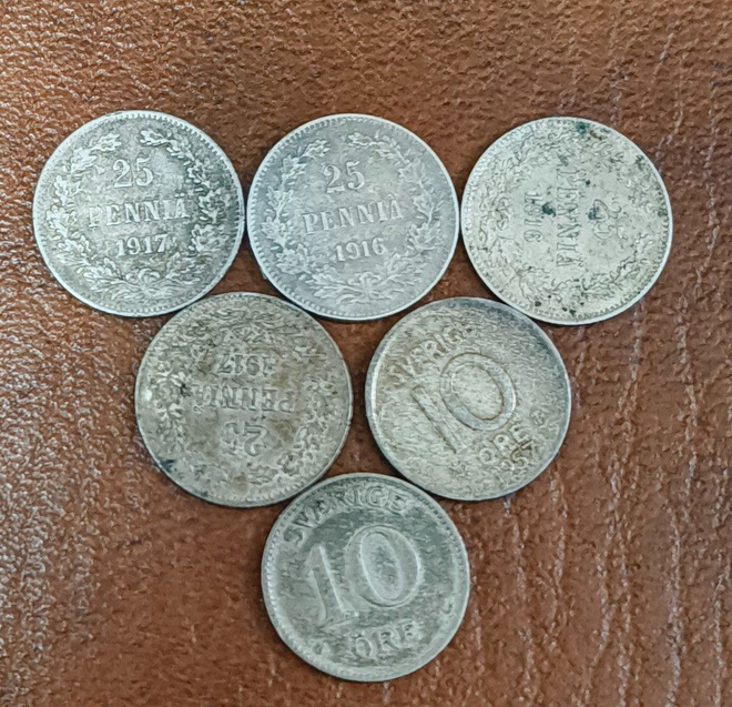 6 hopeakolikkoa