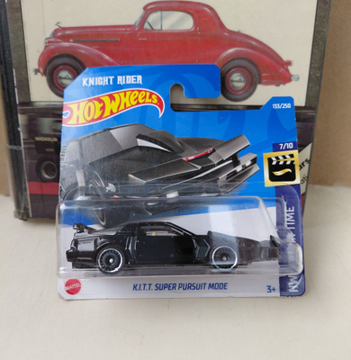 K.I.T.T. Super Pursuit Mode Hot Wheels