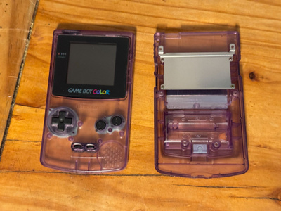 Nintendo Game Boy Color alkuperäiset kuoret + näyttö + osia