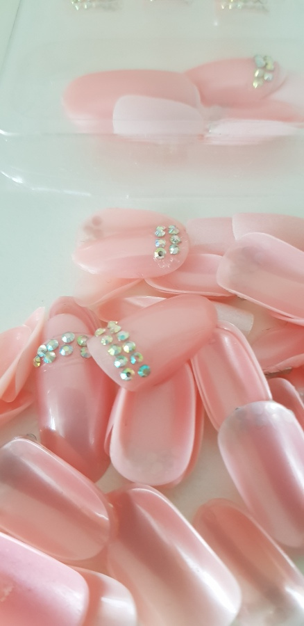 Flower Nail / Nails Tekokynnet - yhteensä n. 80kpl