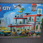 Lego 60330 city sairaala - pikkukuva 1