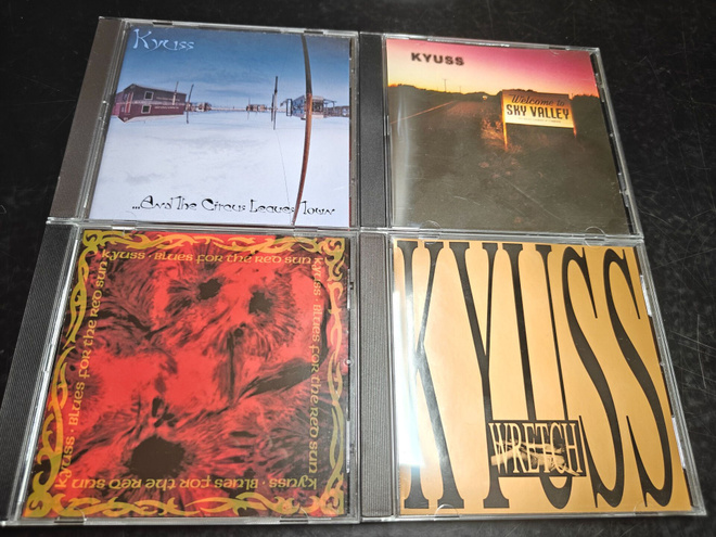 KYUSS 4 x CD paketti