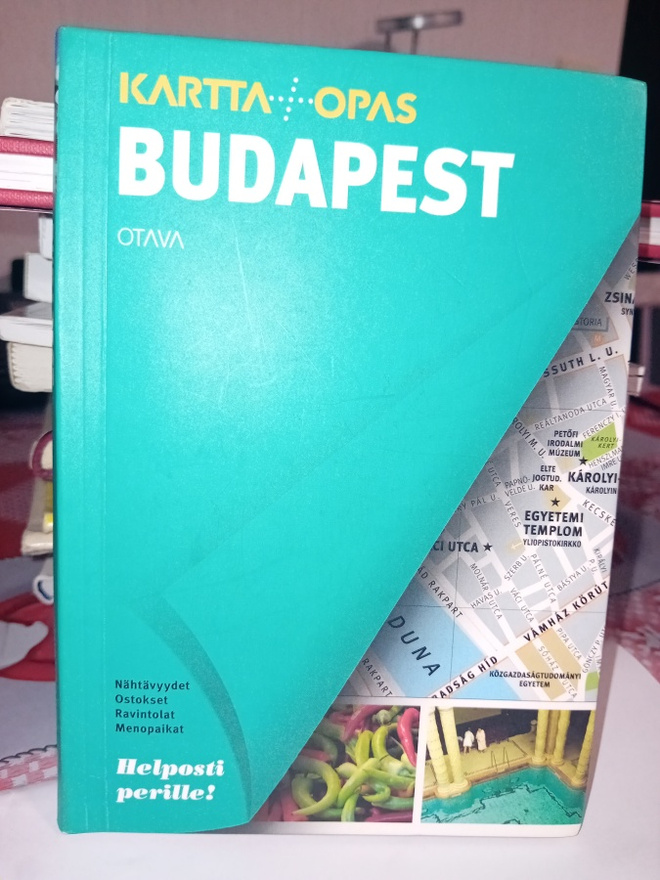 Kartta + opas : Budapest  ( SIS POSTIKULU  )