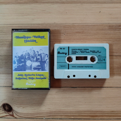 Humppa-Veikot Joht. Kullervo Linna - Tänään c-kasetti