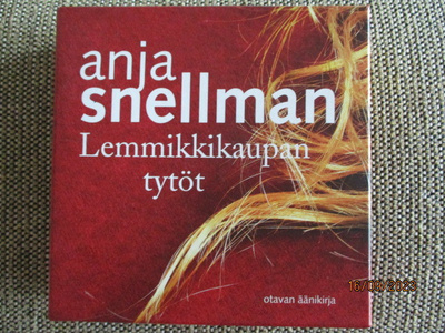Anja Snellman LEMMIKKIKAUPAN TYTÖT (äänikirja 9 x CD)