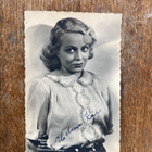 HELENA KARA, SIGNEERATTU VALOKUVA - pikkukuva 1
