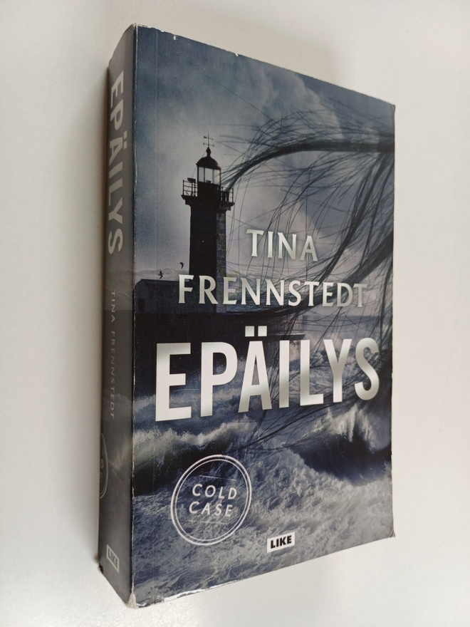 Tina Frennstedt : Epäilys