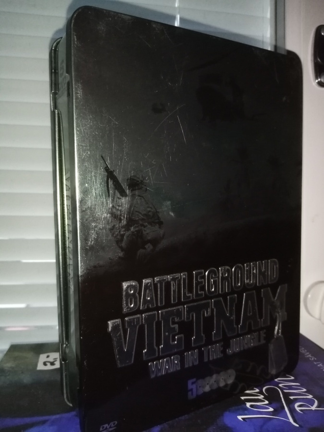 5DVD BATTLEGROUND VIETNAM PELTIBOXI ( SIS POSTIKULU)