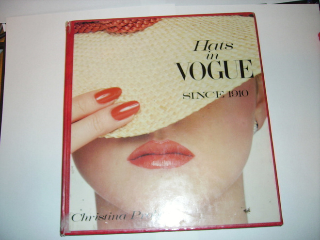 Christina Probert: Hats in Vogue Since 1910 (Sis.postikulut)