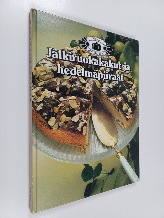 Marja (suom.- ja toim.työ) Järvelin : Jälkiruokakakut ja ...