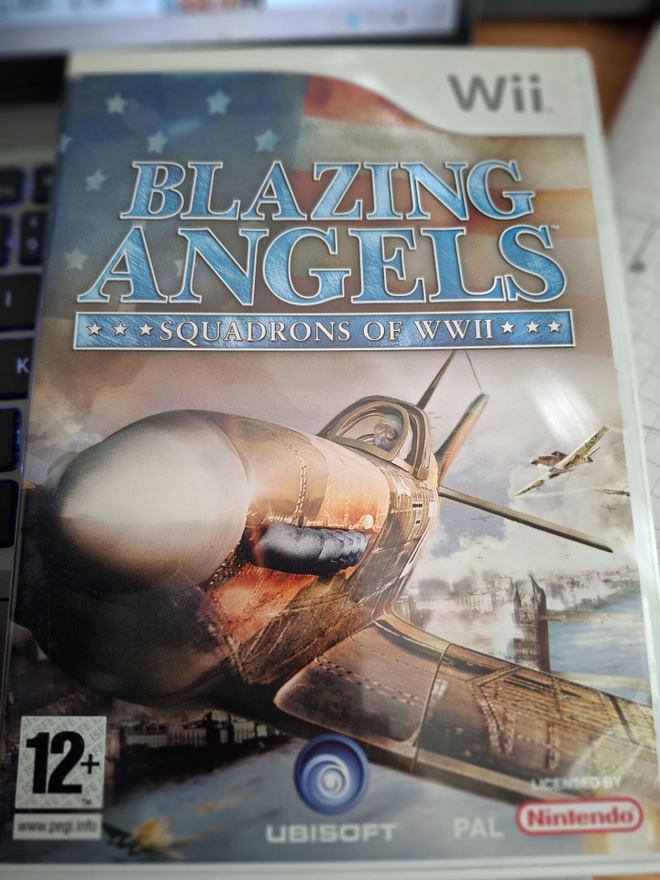 Wii Blazing Angels Squadrons of Ww2 CIB