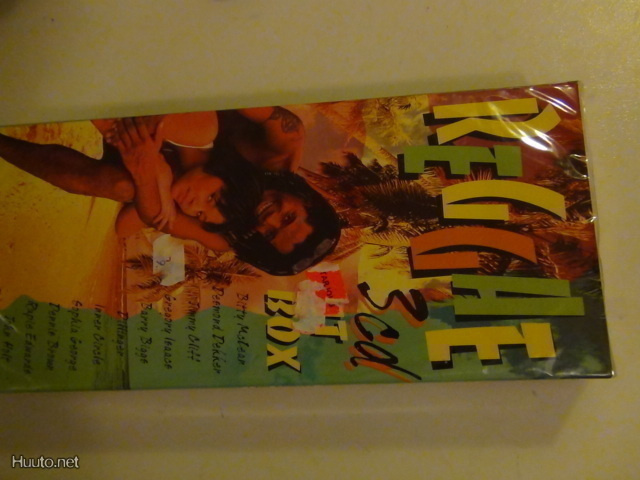 Reggae hit box 3cd boxi 1994 48 biisiä muoveissa