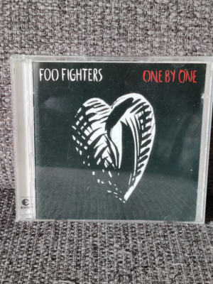 Foo fighters One by one