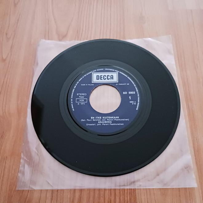 Anjushka – En Itke Kuitenkaan 7" orig 1974 uusi mint