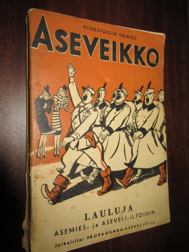 Aseveikko lauluja vuodelta 1942