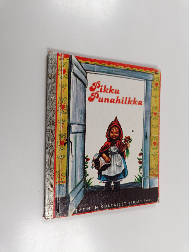 Elizabeth Orton Jones : Pikku punahilkka