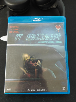 It Follows Blu-Ray suomikansilla