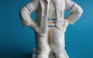 FIGUURI Balkanin poika posliinia kork 18cm. "Balkan-Boy"