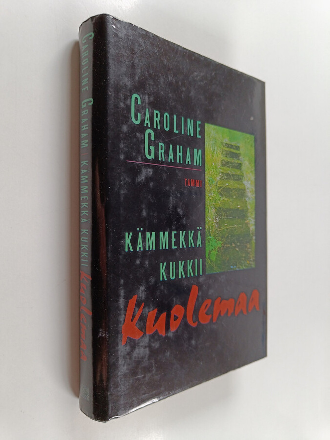 Caroline Graham : Kämmekkä kukkii kuolemaa