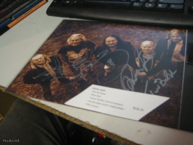 URIAH HEEP PROMOKUVA KOKO BÄNDIN NIMMAREILLA