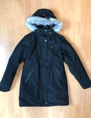 Ahkka Outdoor, musta untuvatalvitakki, koko 36, käyttämätön