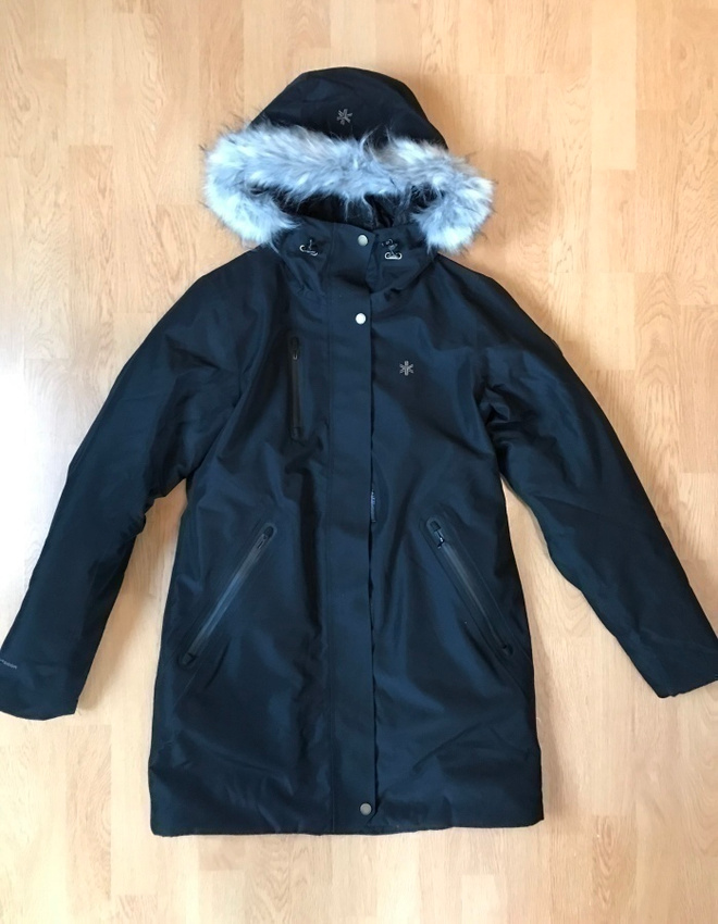 Ahkka Outdoor, musta untuvatalvitakki, koko 36, käyttämätön