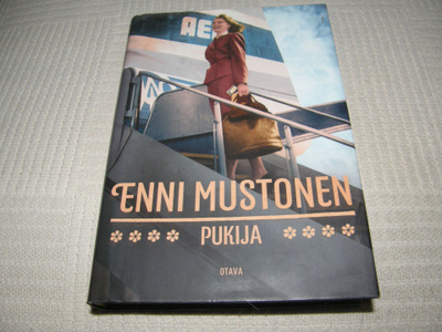 Enni Mustonen Pukija -sid