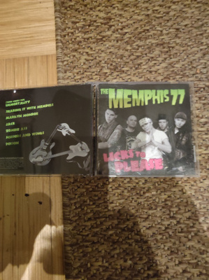 The Memphis 77 : Licks to please