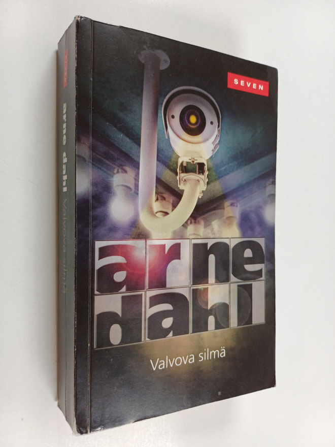 Arne Dahl : Valvova silmä