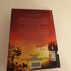 Erin Hunter; Keltahampaan salaisuus - pikkukuva 2