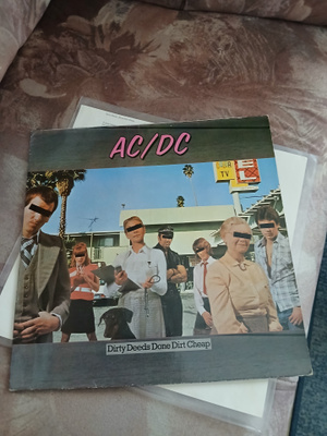 AC/DC – Dirty Deeds Done Dirt Cheap LP