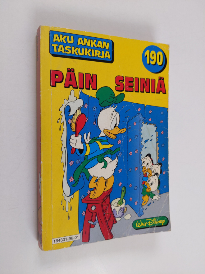 Walt Disney : Päin seiniä